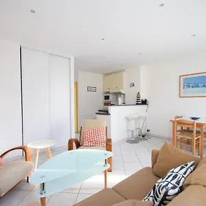 Appt 2 Pièces Confort 3 Pers Au Pied De La Sans Voiture Appartement Dinard